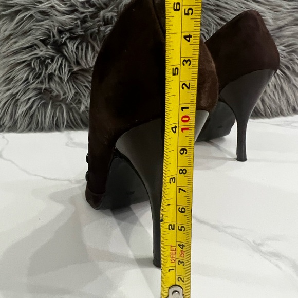 Guess brown leather suede booties in size 8.5 - Picture 9 of 11